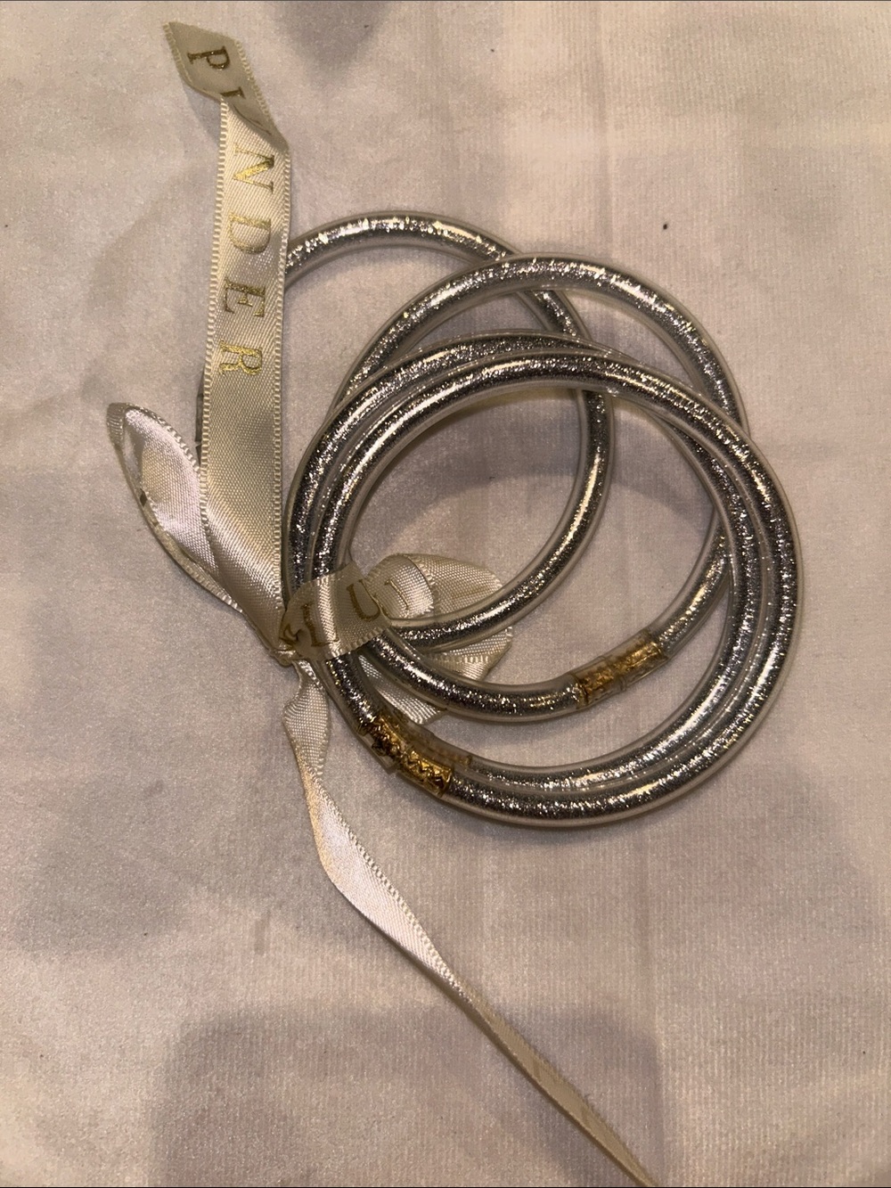 Plunder pave Silver Glitter Bangle Bracelet Set -new